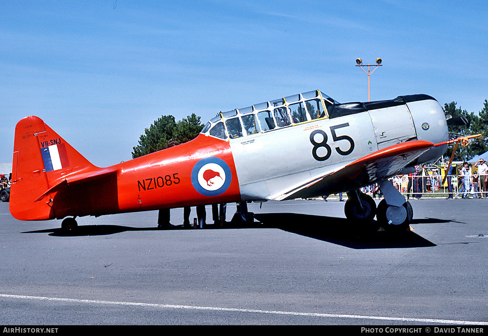 Aircraft Photo of VH-SNJ / NZ1085 | North American AT-6D Harvard III | New Zealand - Air Force | AirHistory.net #36382