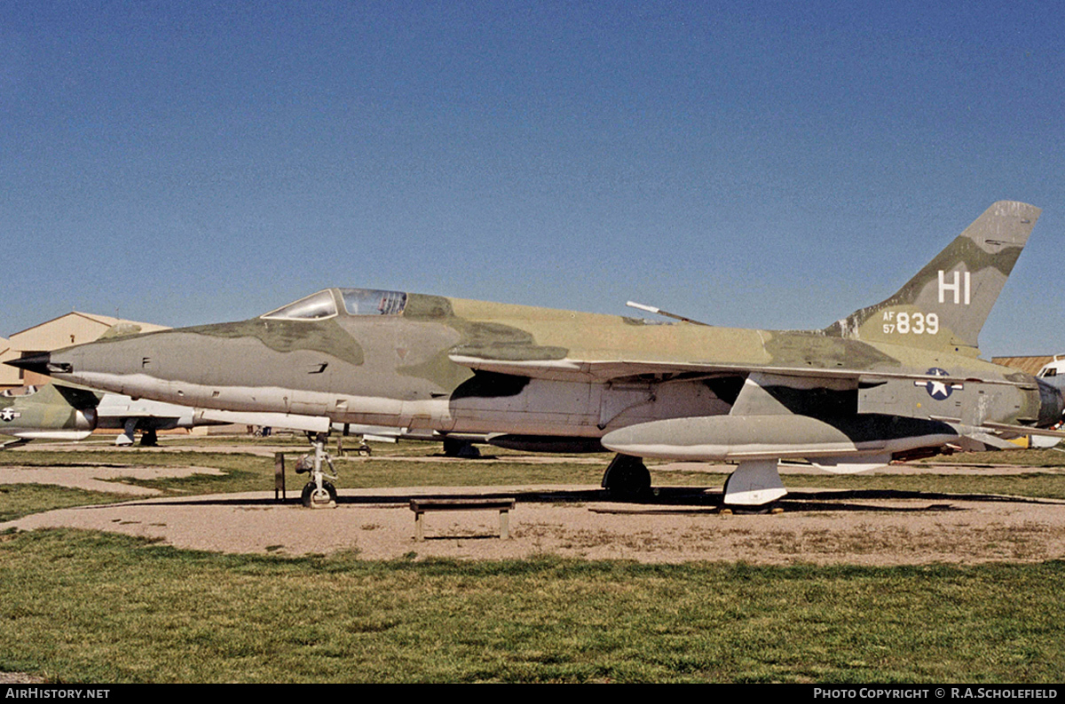 Aircraft Photo of 57-5839 / AF57-839 | Republic F-105B Thunderchief | USA - Air Force | AirHistory.net #36840