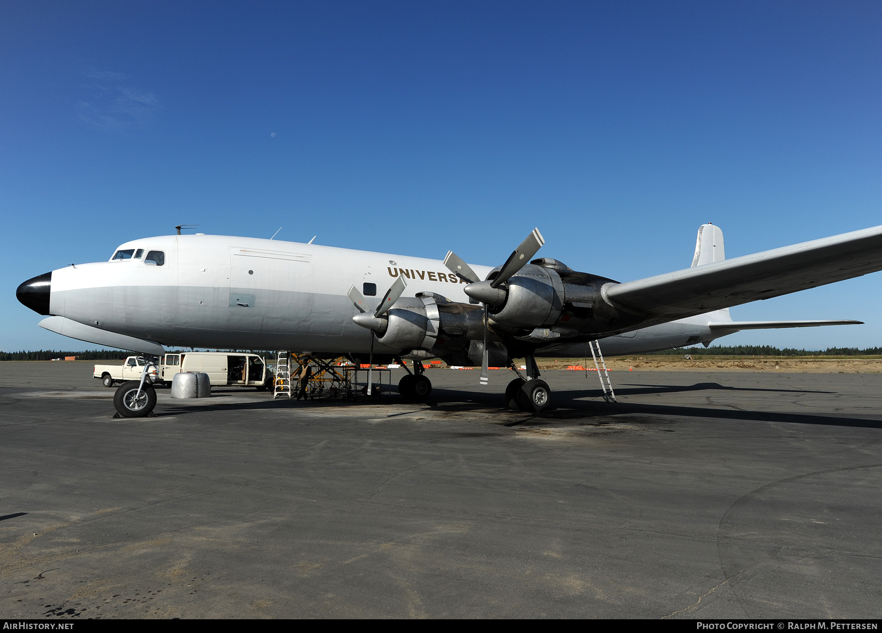 Aircraft Photo of N500UA | Douglas C-118A Liftmaster | Universal Airlines | AirHistory.net #37138
