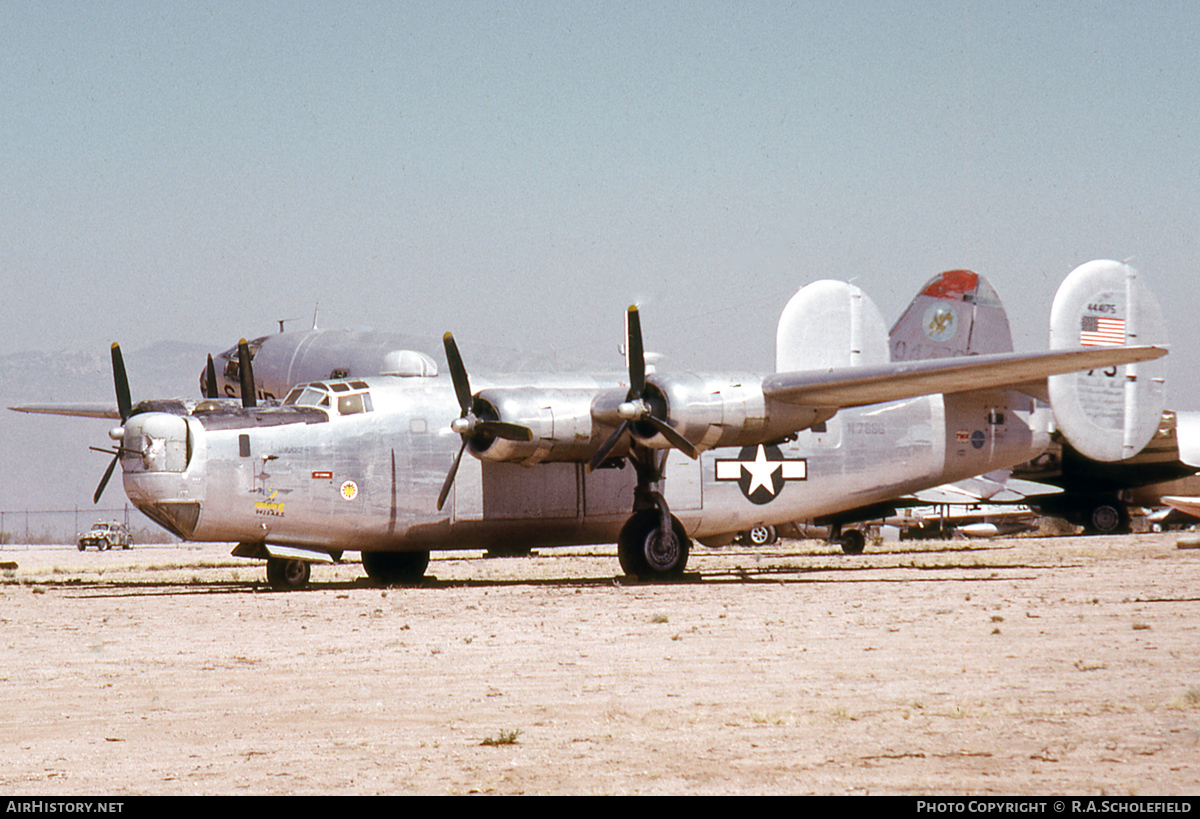 Aircraft Photo of 44-44175 / 444175 | Consolidated B-24J Liberator | USA - Air Force | AirHistory.net #37269