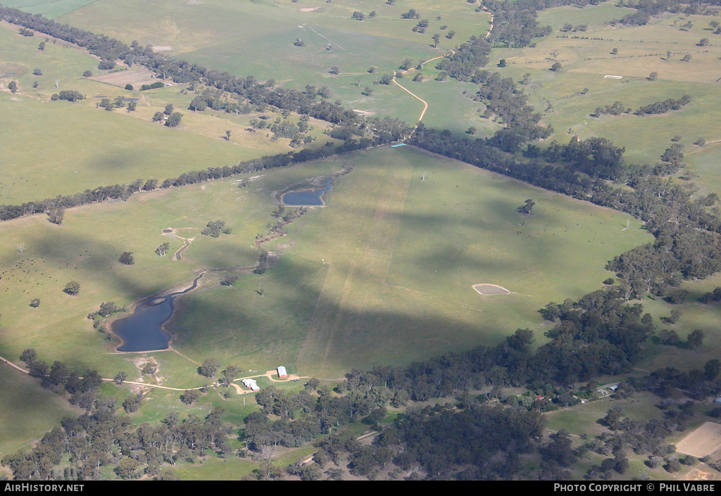 Airport photo of Longwood - Maygars Hill (YLOD) in Victoria, Australia | AirHistory.net #37463