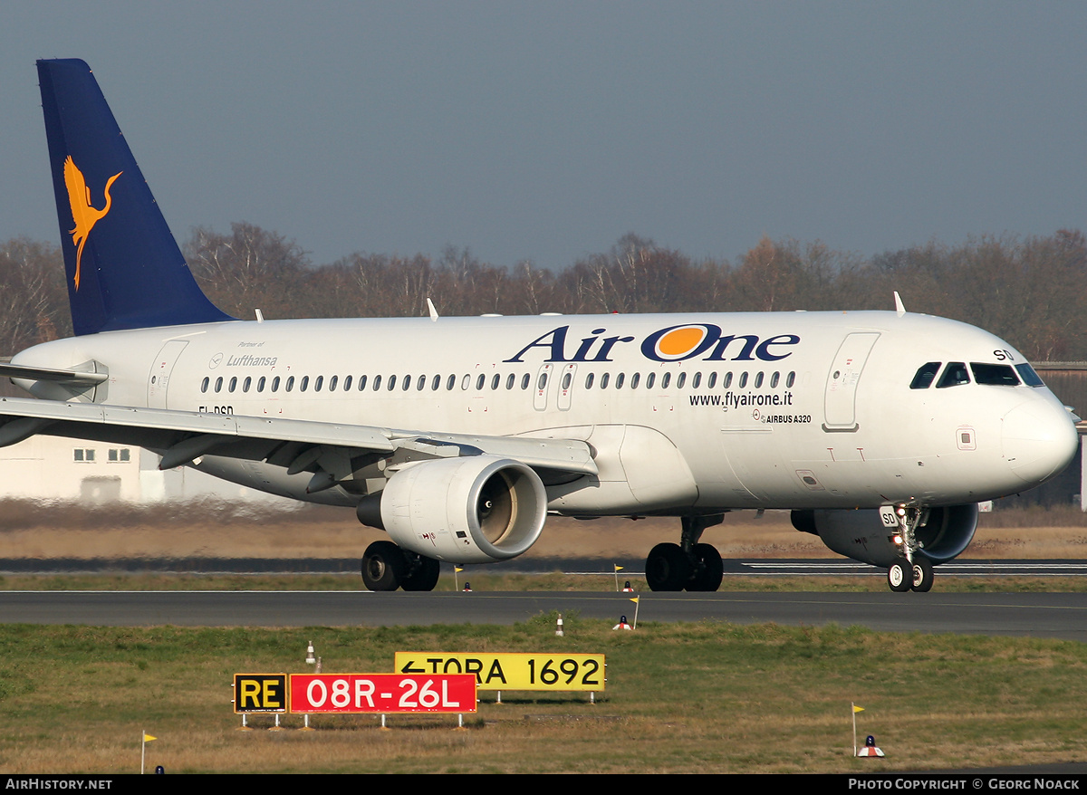 Aircraft Photo of EI-DSD | Airbus A320-216 | Air One | AirHistory.net #37504