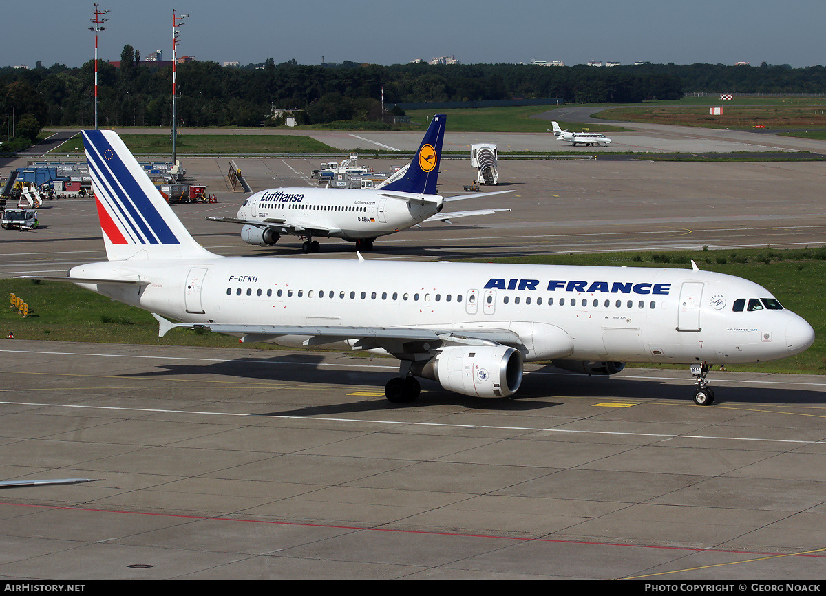 Aircraft Photo of F-GFKH | Airbus A320-211 | Air France | AirHistory.net #37540