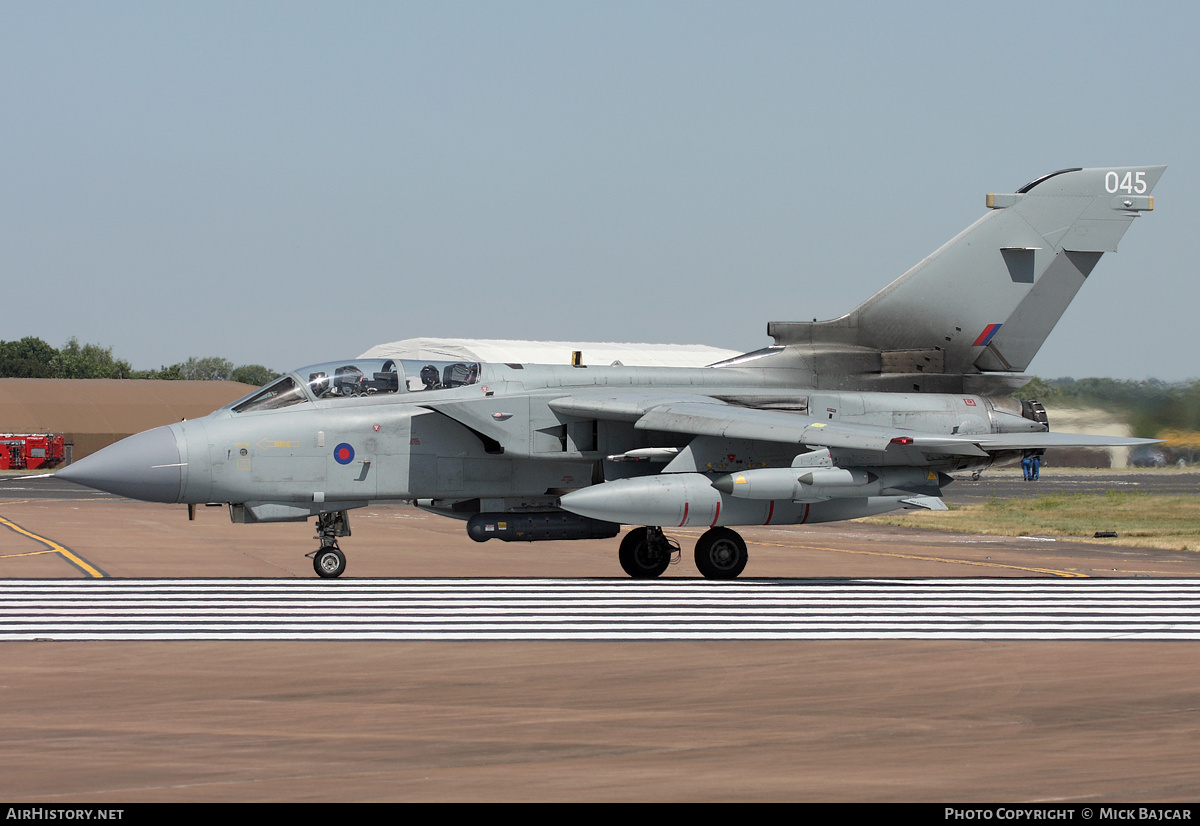 Aircraft Photo of ZA553 | Panavia Tornado GR4 | UK - Air Force | AirHistory.net #37640