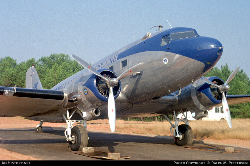 Aircraft Photo of N28AA | Douglas DC-3-314A | Alexander Aeroplane | AirHistory.net #37731