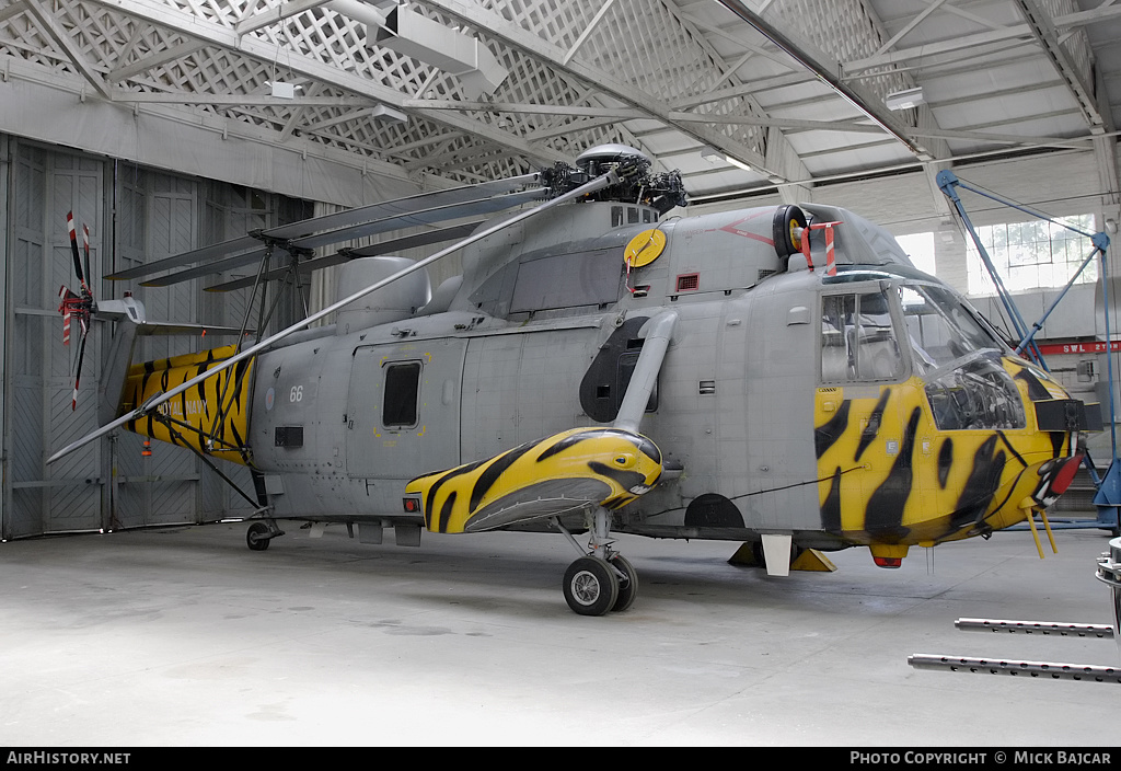 Aircraft Photo of XV712 | Westland WS-61 Sea King HAS6 | UK - Navy | AirHistory.net #37853