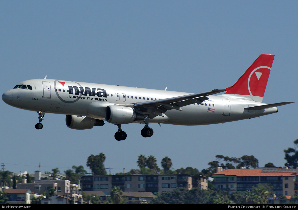 Aircraft Photo of N335NW | Airbus A320-212 | Northwest Airlines | AirHistory.net #38030
