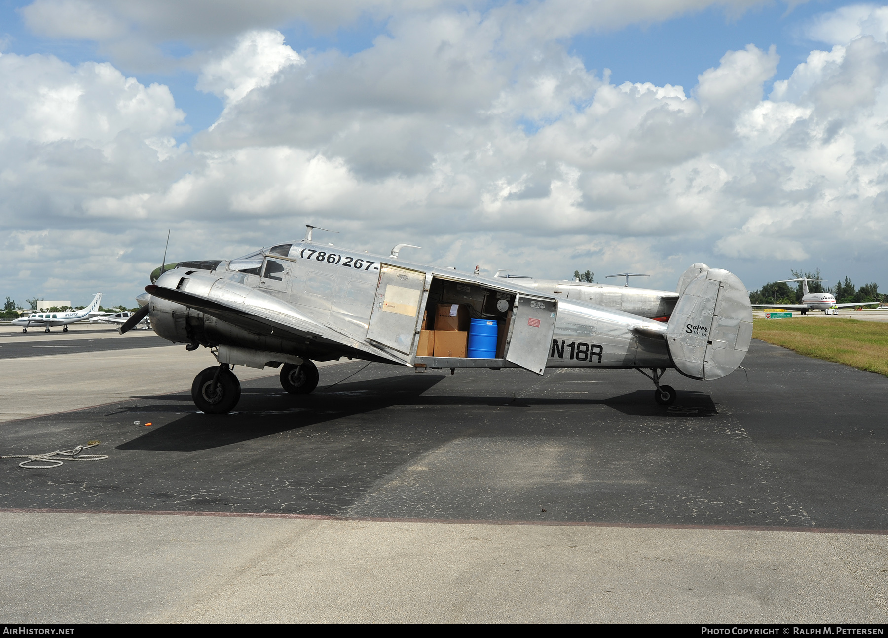 Aircraft Photo of N18R | Beech E18S | AirHistory.net #38053