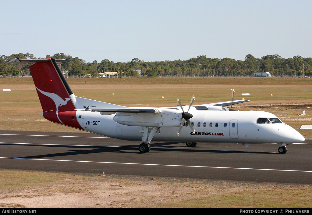 Aircraft Photo of VH-SBT | Bombardier DHC-8-315Q Dash 8 | QantasLink | AirHistory.net #38131