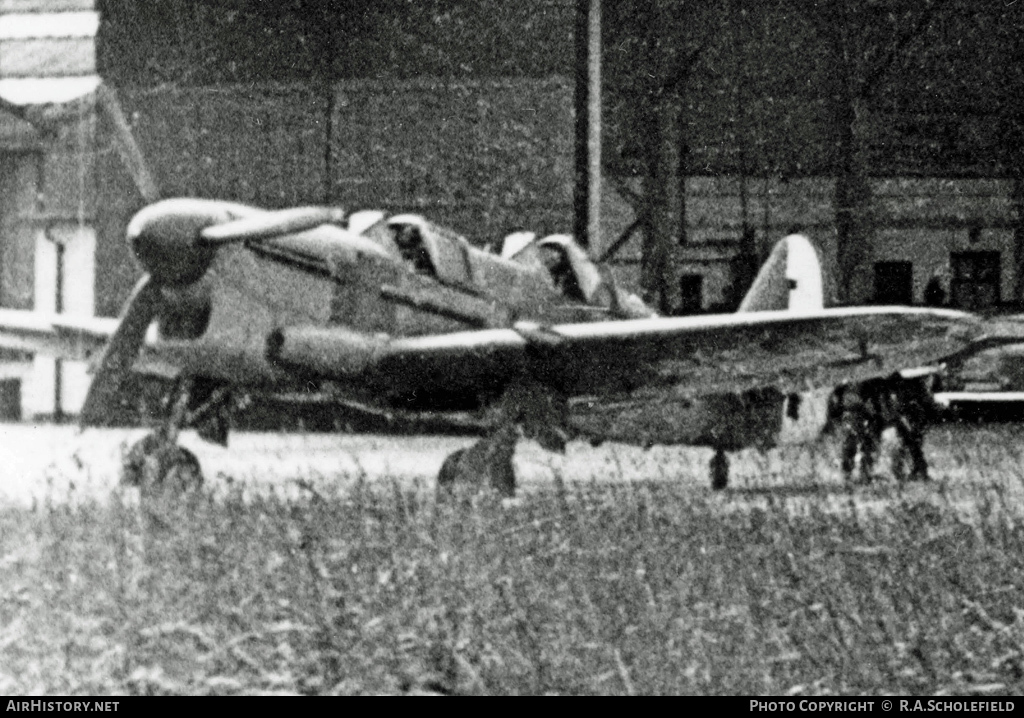 Aircraft Photo of MB671 | Fairey Firefly T2 | UK - Navy | AirHistory.net #38516