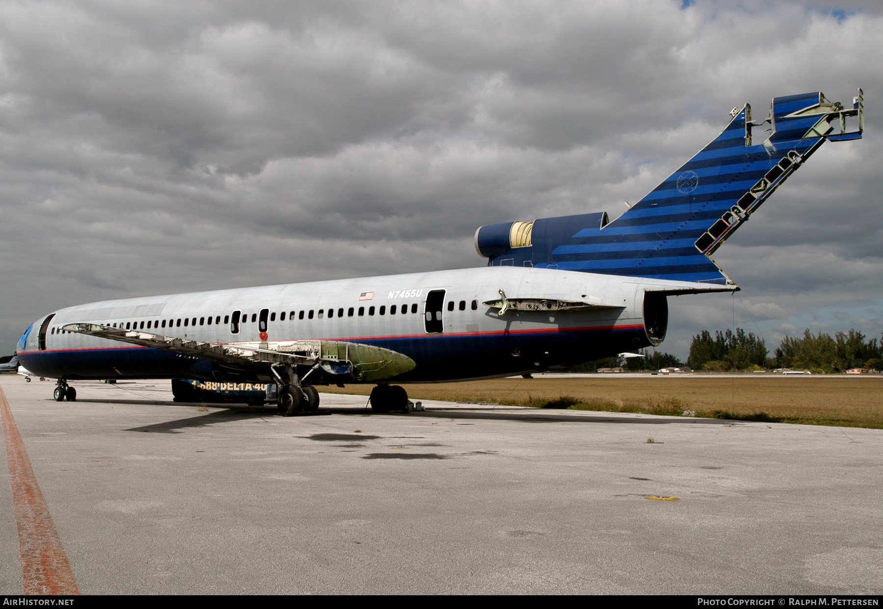 Aircraft Photo of N7455U | Boeing 727-222/Adv | AirHistory.net #38537