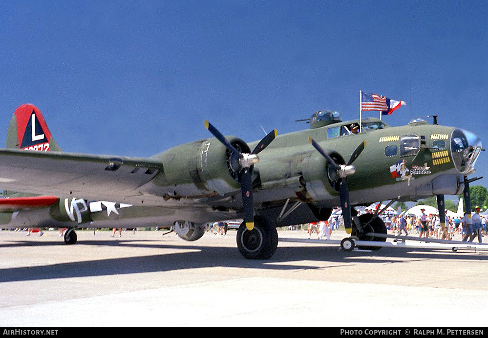 Aircraft Photo of N7227C / 483872 | Boeing B-17G Flying Fortress | Confederate Air Force | USA - Air Force | AirHistory.net #38755