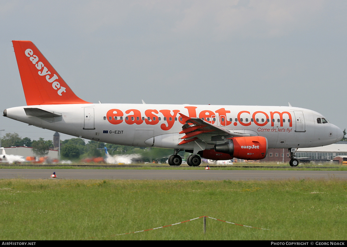 Aircraft Photo of G-EZIT | Airbus A319-111 | EasyJet | AirHistory.net #38959
