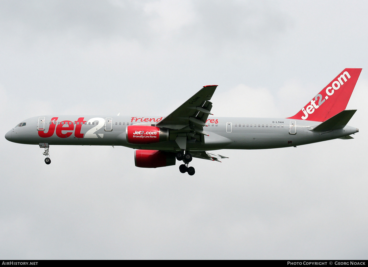 Aircraft Photo of G-LSAH | Boeing 757-21B | Jet2 | AirHistory.net #38985