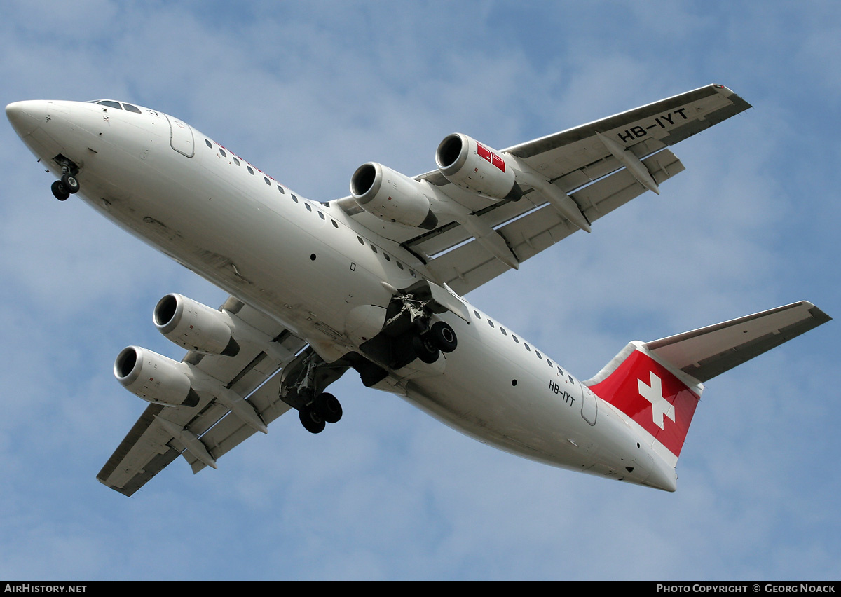 Aircraft Photo of HB-IYT | BAE Systems Avro 146-RJ100 | Swiss International Air Lines | AirHistory.net #39012