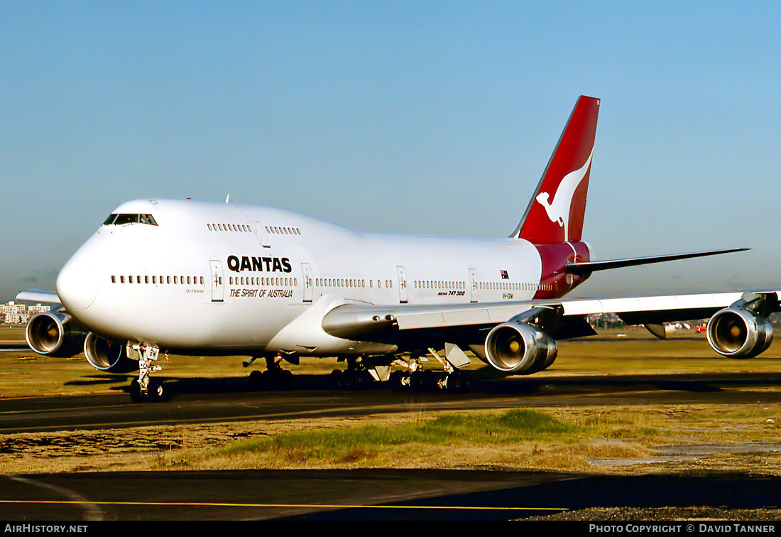 Aircraft Photo of VH-EBW | Boeing 747-338 | Qantas | AirHistory.net #39112