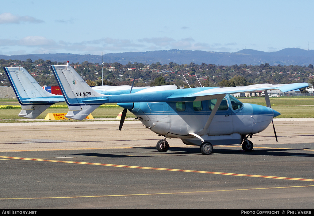 Aircraft Photo of VH-MGW | Cessna 337G Skymaster | AirHistory.net #39442