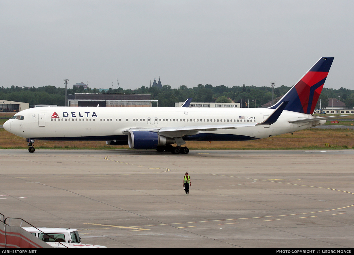 Aircraft Photo of N1612T | Boeing 767-332/ER | Delta Air Lines | AirHistory.net #39638