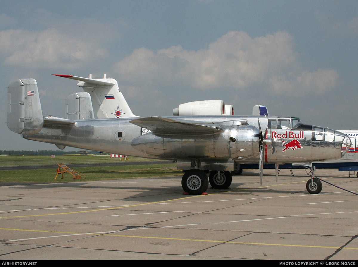 Aircraft Photo of N6123C | North American B-25J Mitchell | Red Bull | AirHistory.net #39656
