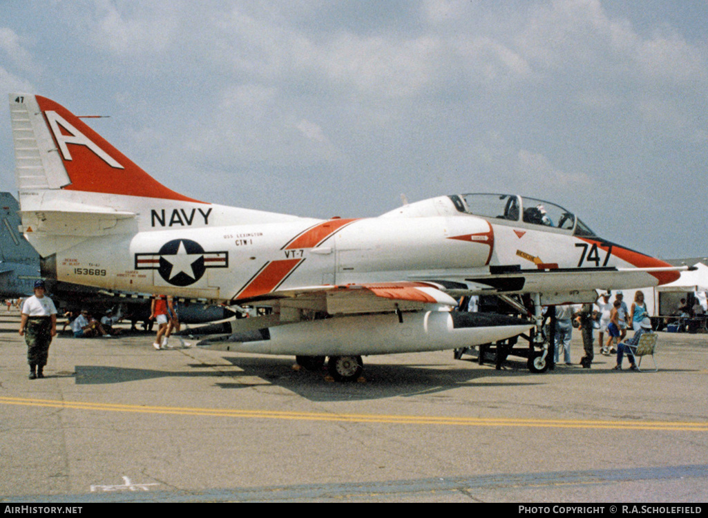 Aircraft Photo of 153689 | Douglas TA-4J Skyhawk | USA - Navy | AirHistory.net #39906