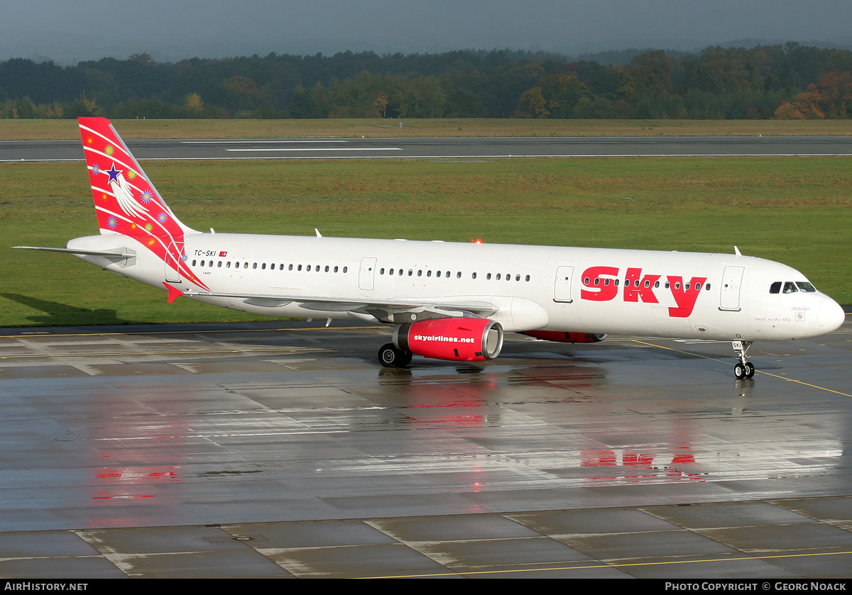 Aircraft Photo of TC-SKI | Airbus A321-131 | Sky Airlines | AirHistory.net #40531