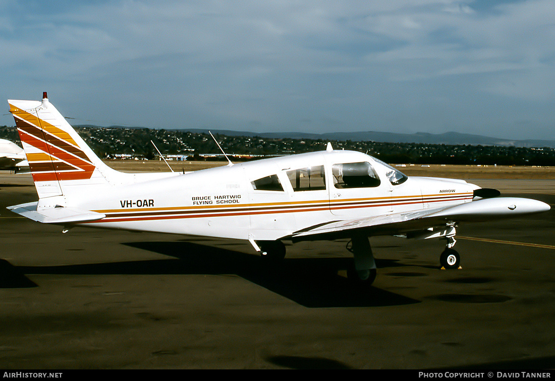 Aircraft Photo of VH-OAR | Piper PA-28R-200 Cherokee Arrow II | Bruce Hartwig Flying School | AirHistory.net #40555