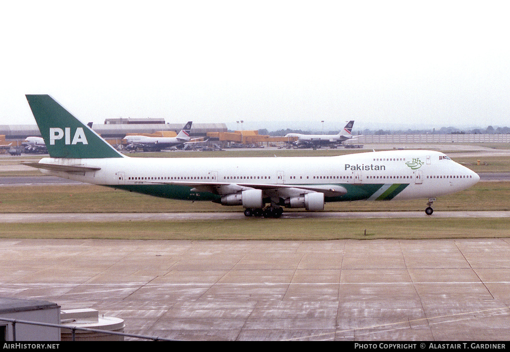 Aircraft Photo of AP-AYW | Boeing 747-282B | Pakistan International Airlines - PIA | AirHistory.net #40862