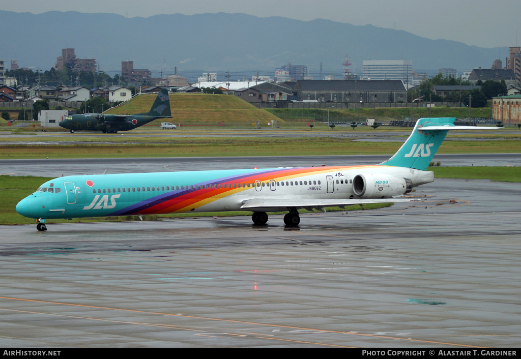 Aircraft Photo of JA8062 | McDonnell Douglas MD-90-30 | Japan Air System - JAS | AirHistory.net #40978
