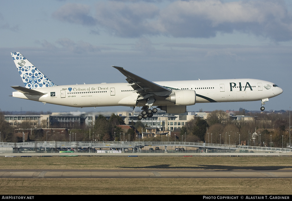 Aircraft Photo of AP-BHV | Boeing 777-340/ER | Pakistan International Airlines - PIA | AirHistory.net #41037