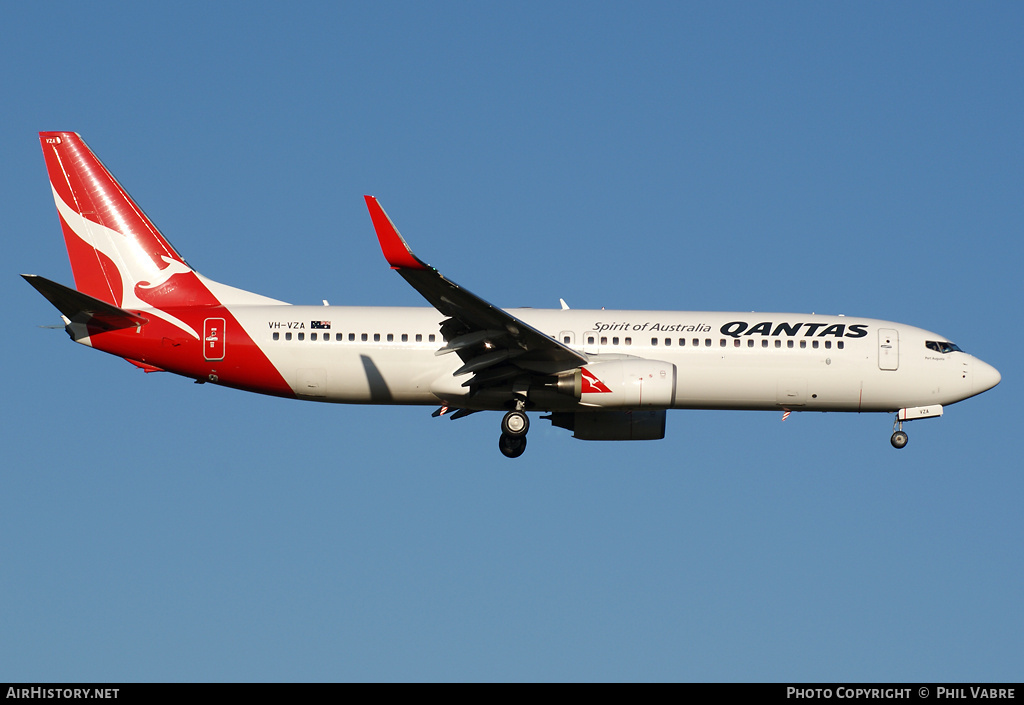 Aircraft Photo of VH-VZA | Boeing 737-838 | Qantas | AirHistory.net #41057
