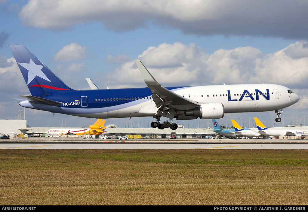 Aircraft Photo of HC-CHA | Boeing 767-316/ER | LAN Airlines - Línea Aérea Nacional | AirHistory.net #41126