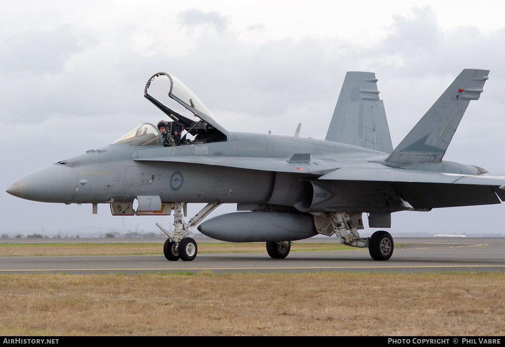 Aircraft Photo of A21-7 | McDonnell Douglas F/A-18A Hornet | Australia - Air Force | AirHistory.net #41577