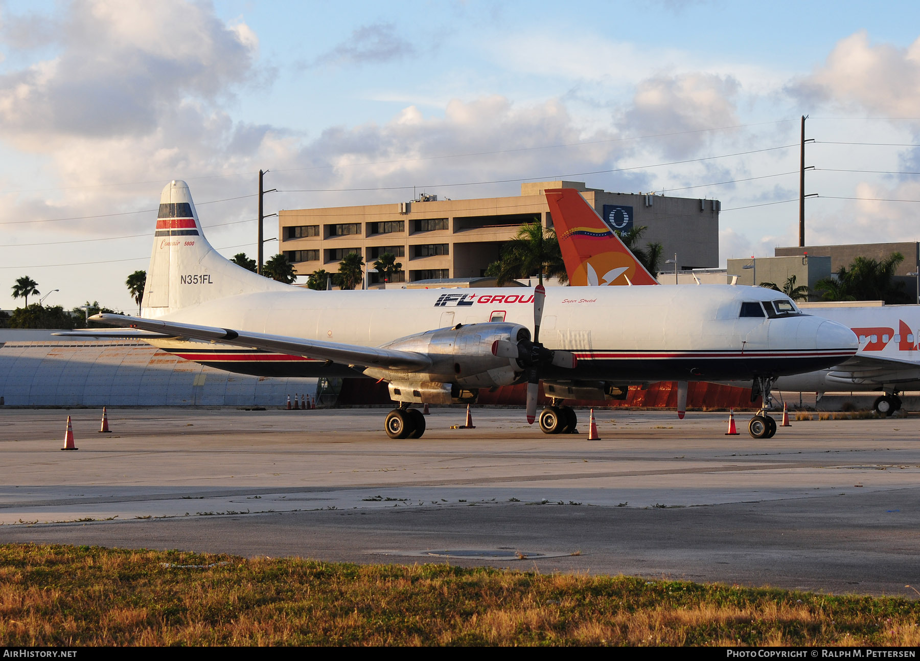 Aircraft Photo of N351FL | Kelowna Convair 5800 | IFL Group | AirHistory.net #41581