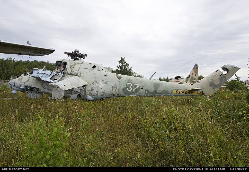 Aircraft Photo of 37 white | Mil Mi-24P | Russia - Air Force | AirHistory.net #41625