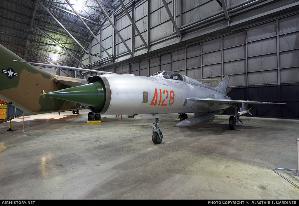 Aircraft Photo of 4128 | Mikoyan-Gurevich MiG-21PF | Vietnam - Air Force | AirHistory.net #41632