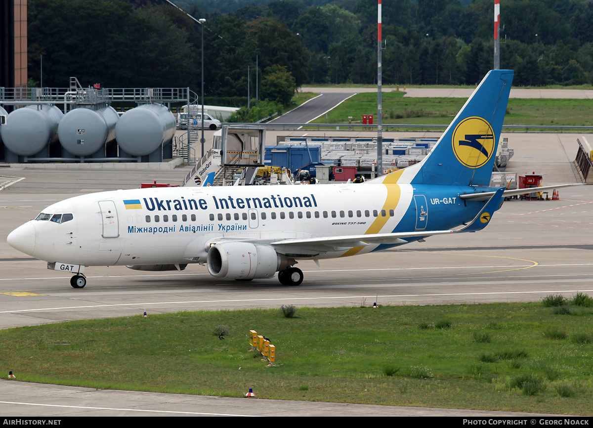 Aircraft Photo of UR-GAT | Boeing 737-528 | Ukraine International Airlines | AirHistory.net #41780