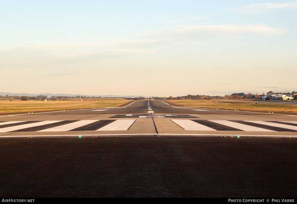 Airport photo of Launceston (YMLT / LST) in Tasmania, Australia | AirHistory.net #41950