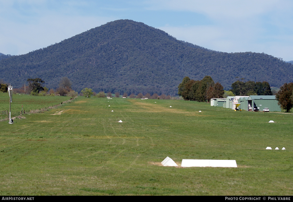 Airport photo of Porepunkah (YPOK / MBF) in Victoria, Australia | AirHistory.net #42029