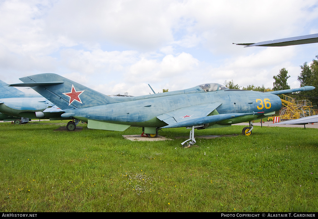 Aircraft Photo of 36 yellow | Yakovlev Yak-36 | Russia - Air Force | AirHistory.net #42039
