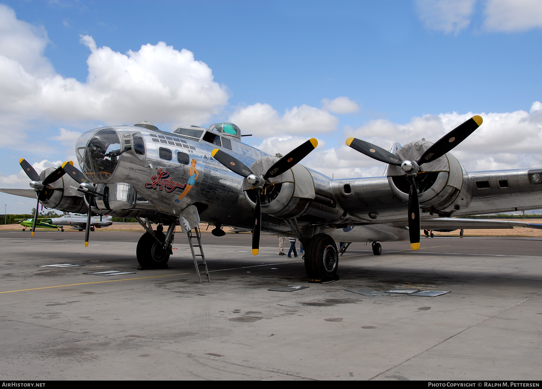 Aircraft Photo of N9323Z / 483514 | Boeing B-17G Flying Fortress (299P) | Commemorative Air Force | AirHistory.net