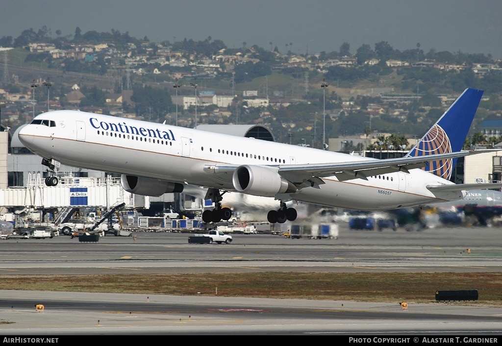 Aircraft Photo of N66057 | Boeing 767-424/ER | Continental Airlines | AirHistory.net #42352