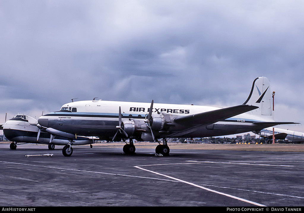 Aircraft Photo of VH-EDB | Douglas C-54A Skymaster | Air Express | AirHistory.net #42645