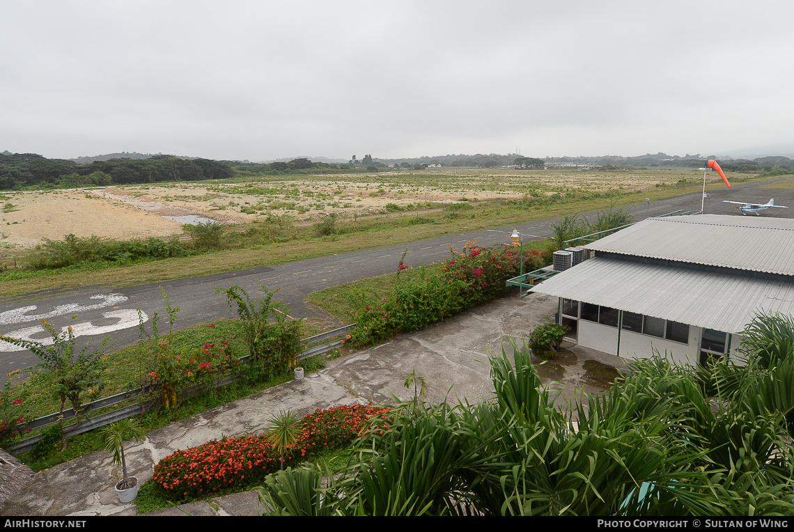 Airport photo of Cerro Azul (SECZ) in Ecuador | AirHistory.net #42695