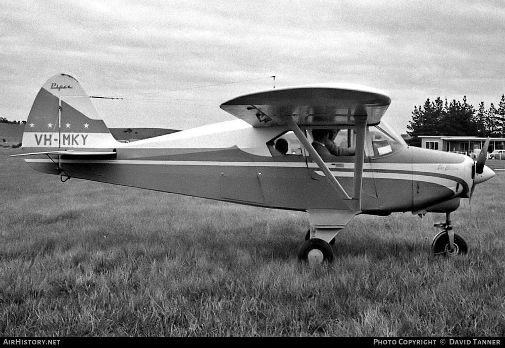 Aircraft Photo of VH-MKY | Piper PA-22-160 Tri-Pacer | AirHistory.net #42926