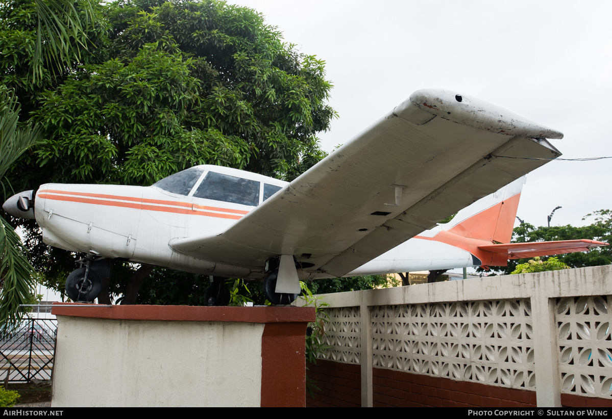 Aircraft Photo of AEE-160 | Piper PA-24-... Comanche | Ecuador - Army | AirHistory.net #42990