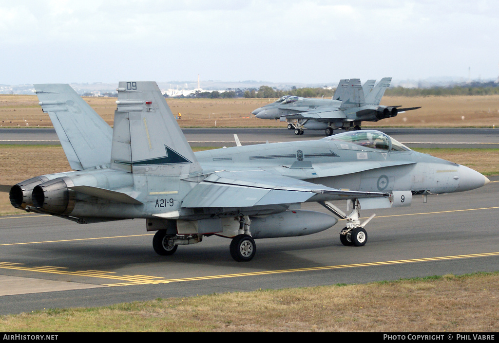 Aircraft Photo of A21-9 | McDonnell Douglas F/A-18A Hornet | Australia - Air Force | AirHistory.net #43100
