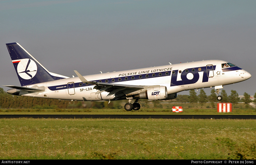 Aircraft Photo of SP-LDA | Embraer 170STD (ERJ-170-100STD) | LOT Polish Airlines - Polskie Linie Lotnicze | AirHistory.net #43105