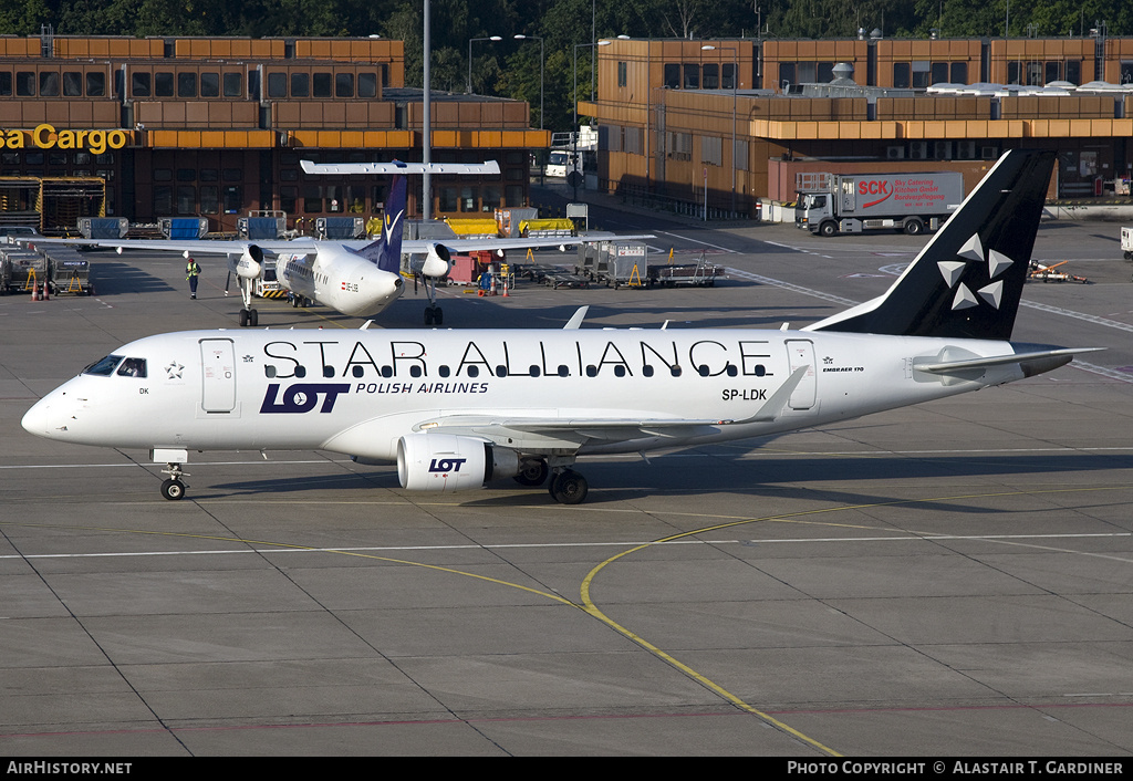 Aircraft Photo of SP-LDK | Embraer 170LR (ERJ-170-100LR) | LOT Polish Airlines - Polskie Linie Lotnicze | AirHistory.net #43128