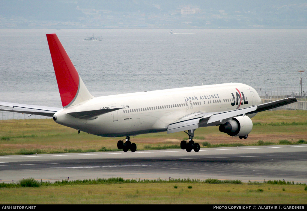 Aircraft Photo of JA8265 | Boeing 767-346 | Japan Airlines - JAL | AirHistory.net #43212