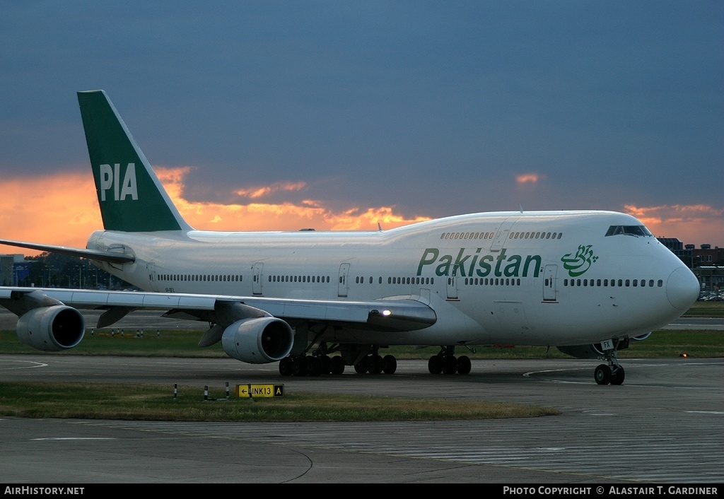 Aircraft Photo of AP-BFX | Boeing 747-367 | Pakistan International Airlines - PIA | AirHistory.net #43326